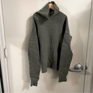 Uniqlo 100% wool sweater